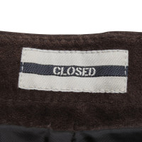 Closed trousers from suede