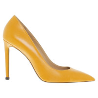 Bally pumps in yellow