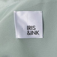 Iris & Ink Robe portefeuille en vert menthe