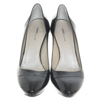 Hugo Boss pumps in patent leather