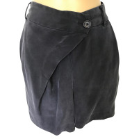 Elizabeth & James Seidenshorts in Schwarz