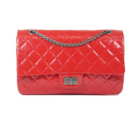 Chanel Classic Flap Bag in Pelle verniciata in Rosso