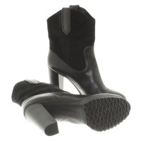 Hogan Leather Bootees