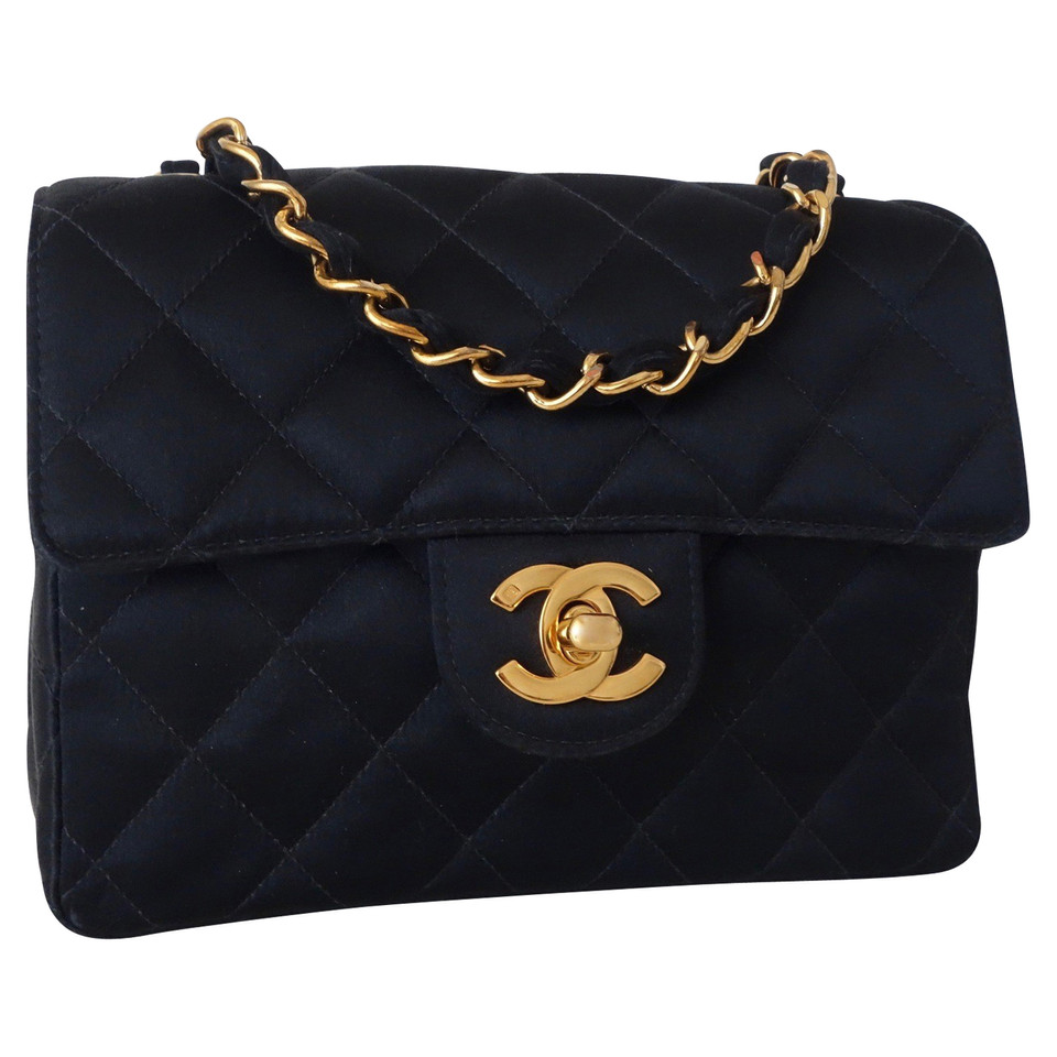 Chanel Classic Flap Bag Mini Square aus Seide in Schwarz