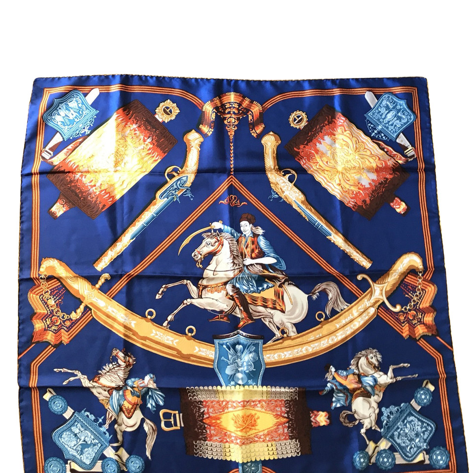 Hermès Echarpe/Foulard en Soie en Bleu