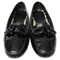 Burberry Slippers/Ballerinas Patent leather in Black