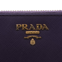 Prada Täschchen/Portemonnaie aus Leder in Violett