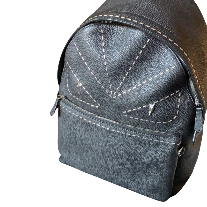Fendi Backpack Leather in Black 