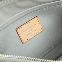 Louis Vuitton Pochette Métis 25 Patent leather in Silvery