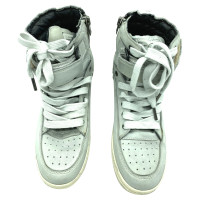 All Saints Sneakers aus Leder in Grau