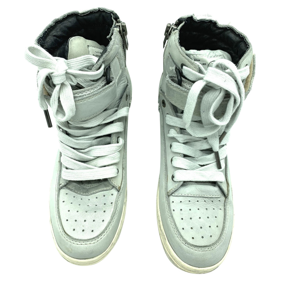 All Saints Sneakers aus Leder in Grau