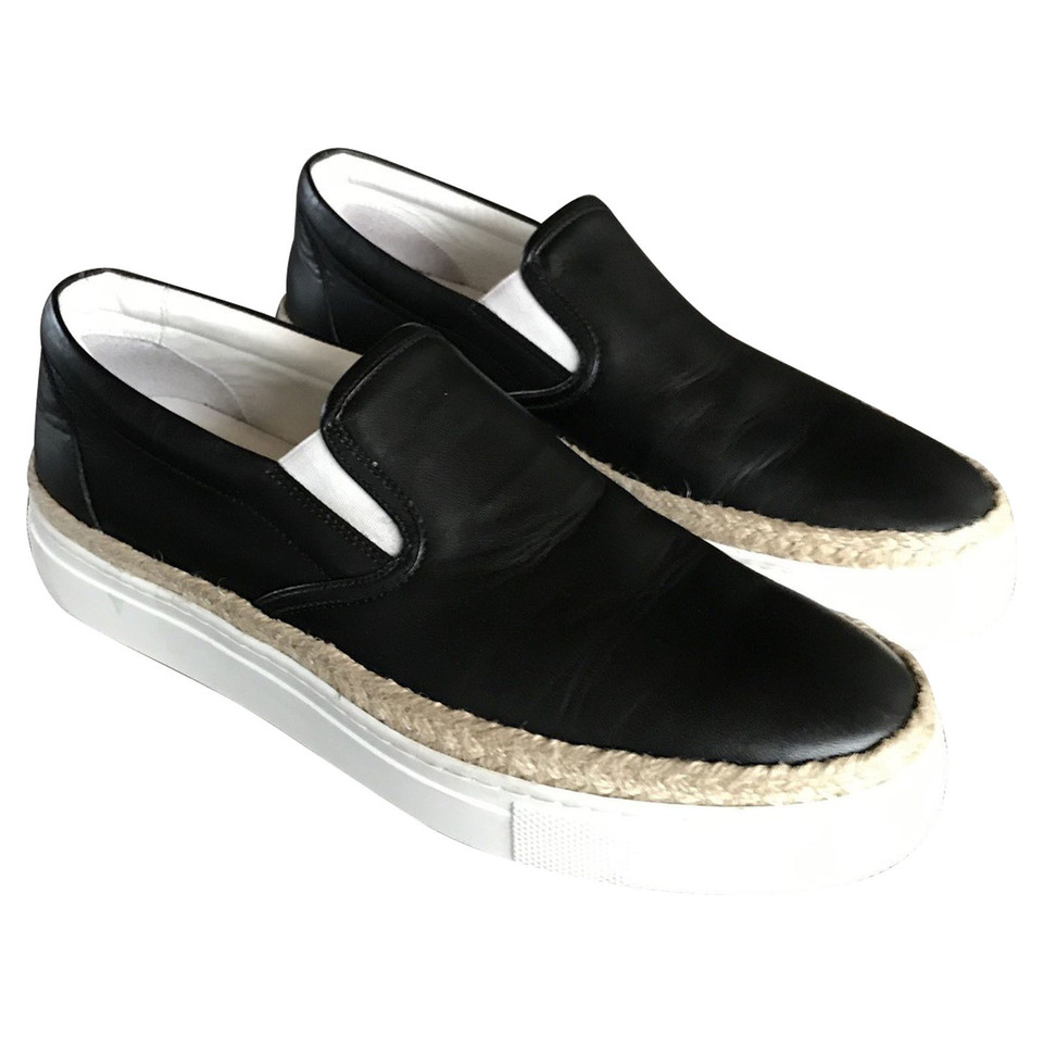 Hugo Boss Chaussons/Ballerines en Cuir en Noir