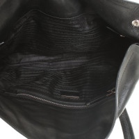 Prada Handtasche aus Leder in Schwarz