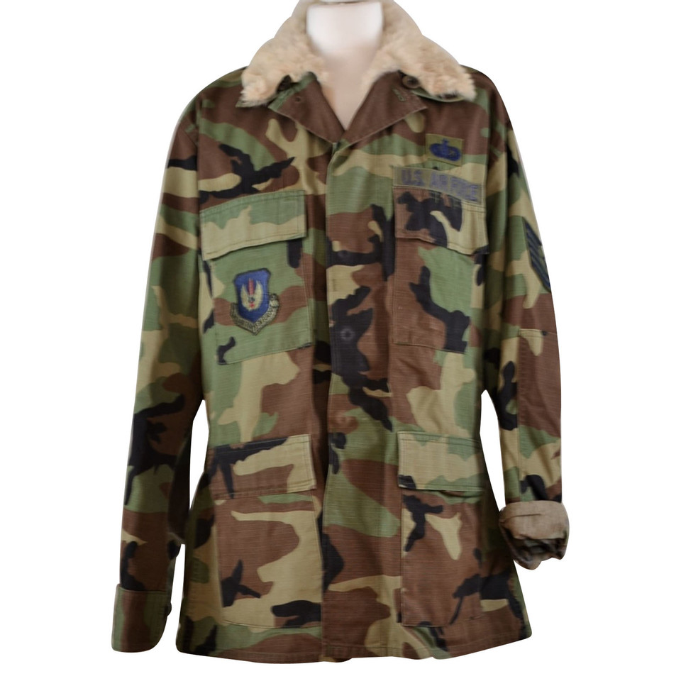 Barbed Parka with camouflage pattern