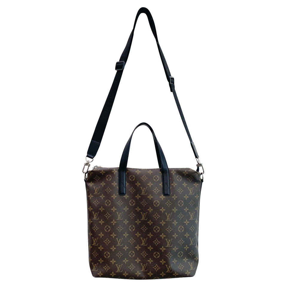 Louis Vuitton Umhängetasche aus Canvas in Braun