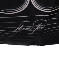 Hermès Schal/Tuch aus Seide in Schwarz