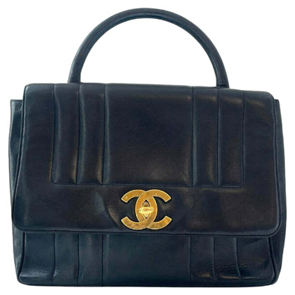 Chanel Top Handle Flap Bag in Pelle in Nero