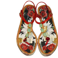 Dolce & Gabbana Plateau Sandalen mit Schmucksteinen