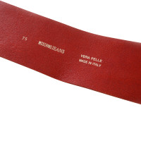 Moschino ceintures en cuir en rouge