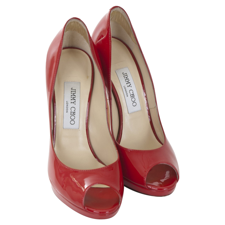 Jimmy Choo Pumps/Peeptoes Lakleer in Rood