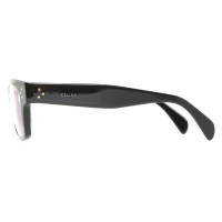 Céline Brille in Schwarz