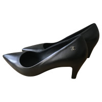 Chanel Pumps/Peeptoes aus Leder in Schwarz