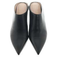 Stuart Weitzman Leer Mules in zwart