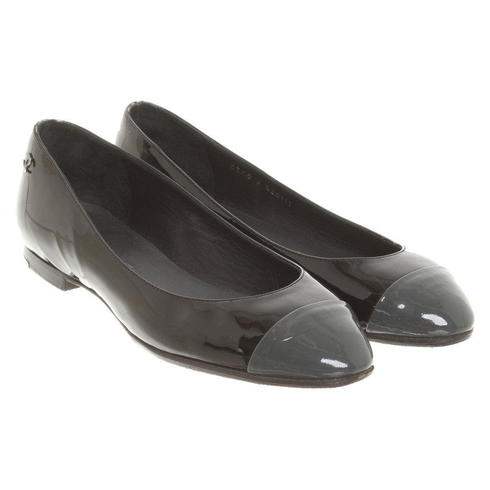 Chanel Slippers/Ballerinas Patent leather in Black