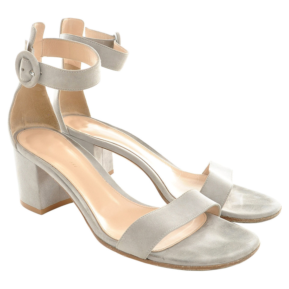 Gianvito Rossi Sandalen aus Wildleder in Grau