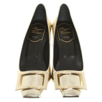 Roger Vivier Pumps/Peeptoes Leather in Gold