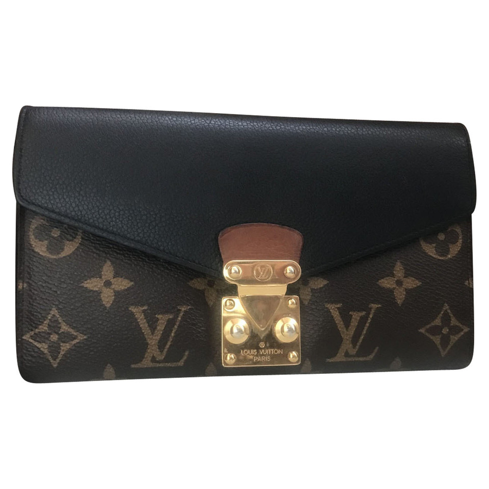 Louis Vuitton Täschchen/Portemonnaie aus Canvas in Braun