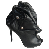 Alexander McQueen Stiefeletten in Schwarz