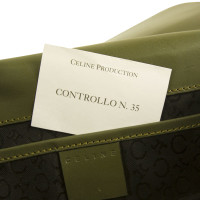 Céline Firma la borsa verde