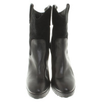 Hogan Leather Bootees