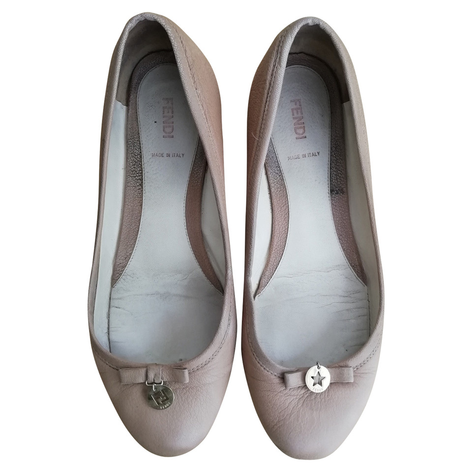 Fendi Slippers/Ballerinas Leather in Pink