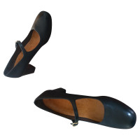 Chie Mihara Pumps/Peeptoes en Cuir en Noir