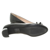Prada pumps made of lacquered leather