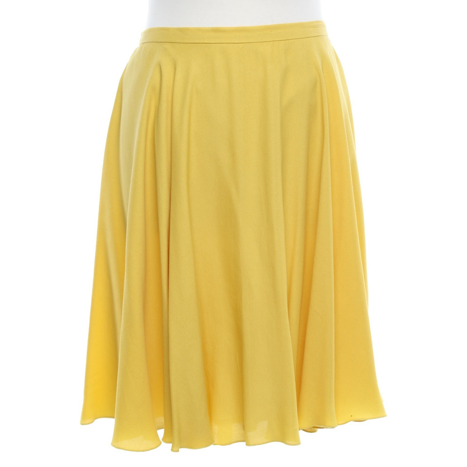 Closed skirt in yellow