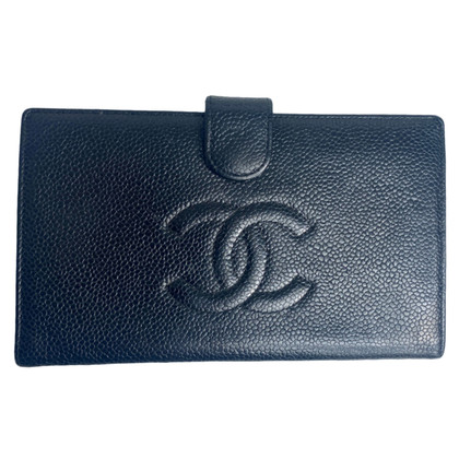 Chanel Täschchen/Portemonnaie aus Leder in Schwarz