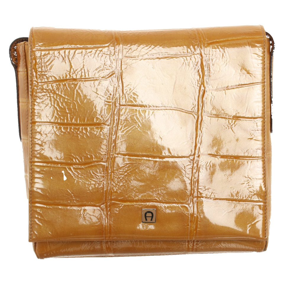 Aigner Shoulder bag Patent leather in Ochre