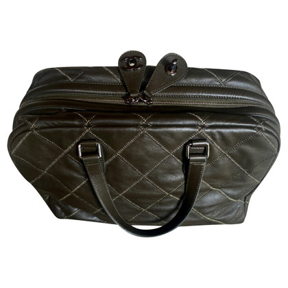 Chanel Wildstich Boston Bag aus Leder in Oliv