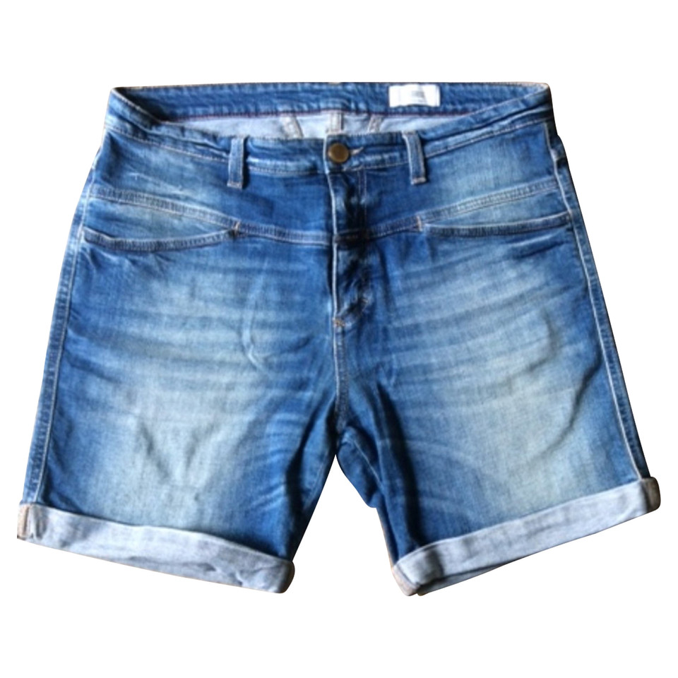 Closed Shorts im Used-Look
