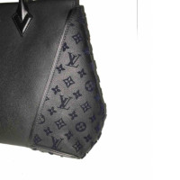 Louis Vuitton Tote W Leather in Black