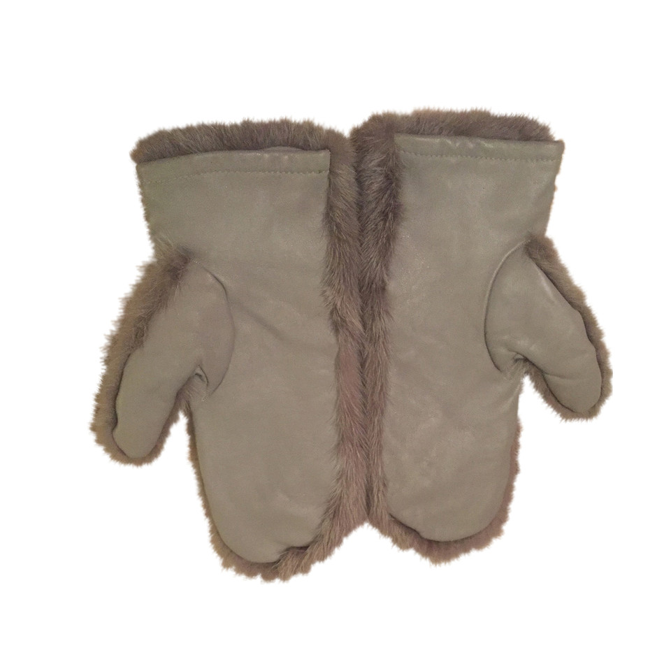 Furla Handschuhe aus Pelz in Grau