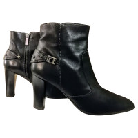 Tod's Black leather ankle boots