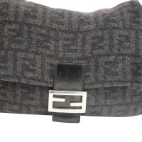 Fendi Handtasche aus Kaschmir in Grau