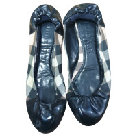 Burberry Slippers/Ballerinas Patent leather