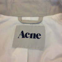 Acne Trench