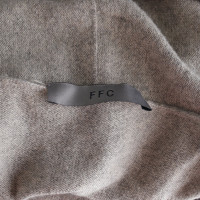 Ffc Cashmere knit vest in beige