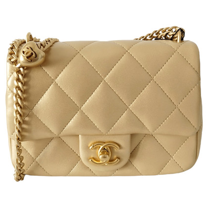 Chanel Flap Bag Mini in Pelle in Oro